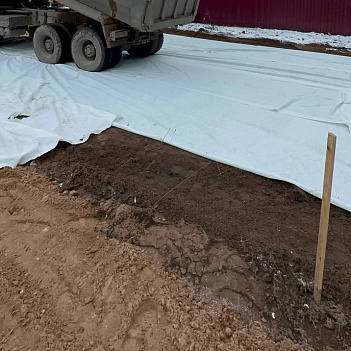 Геотекстиль 400 гр/м2 шир. 2м (50 м.п)