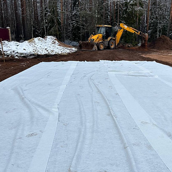 Геотекстиль 400 гр/м2 шир. 2м (50 м.п)