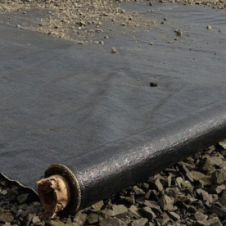 ПНД или ПВД геомембрана — что выбрать для дренажа